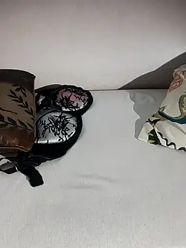 ToxicCharm webcam