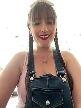 Belly_Rosse live cam on StripChat