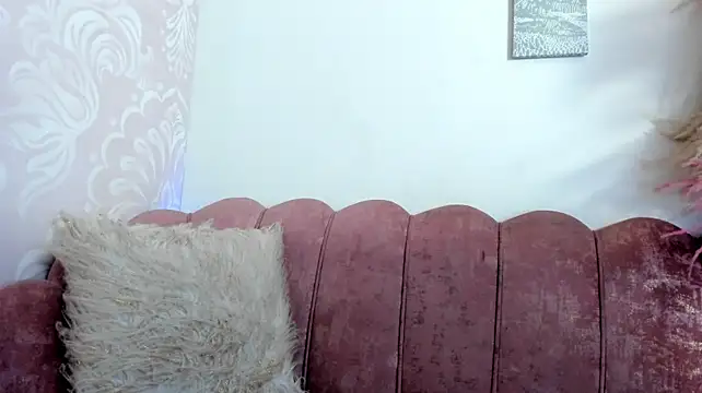 KittyNicolle live cam on StripChat