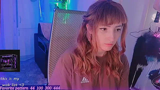 Elli3cat live cam on StripChat