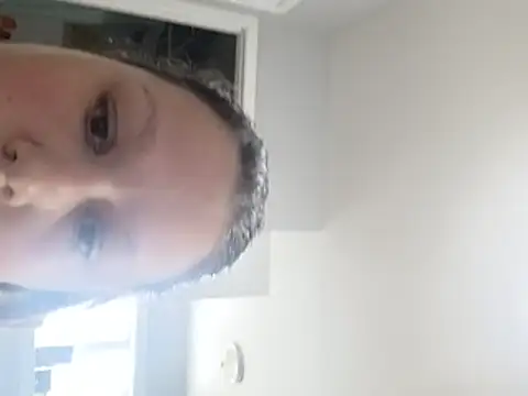 GlitterAuburn webcam