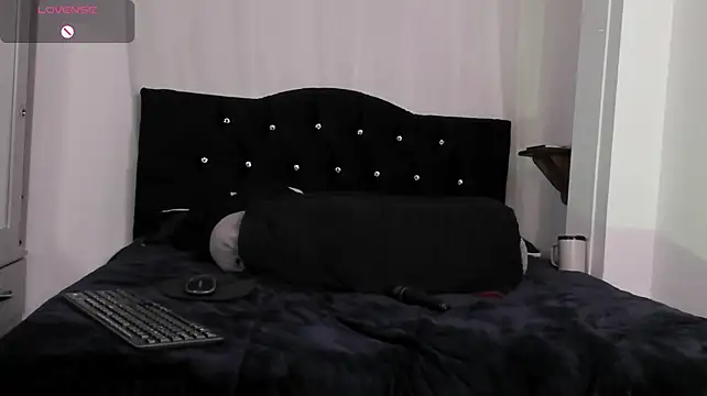 Amy_Aloqua webcam