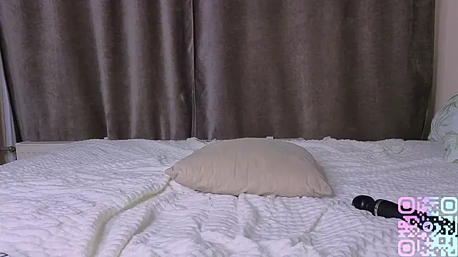 LitellyBella webcam