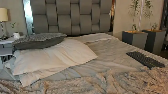 Charlie___Musk webcam