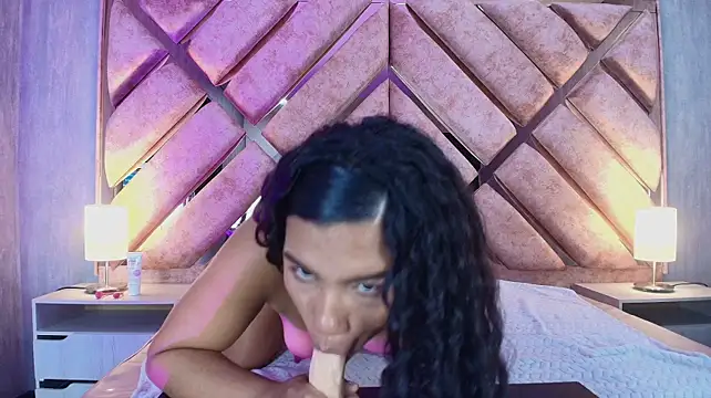 TamaraaHoney webcam