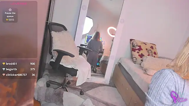 SharonVelvet webcam