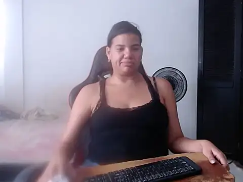 Adriana_0312 webcam
