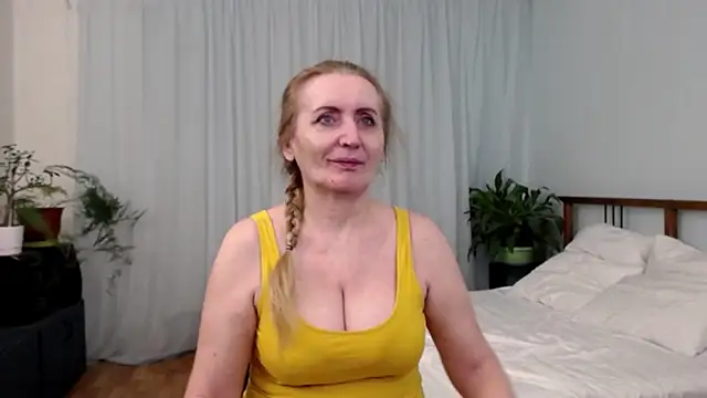 MilaWantFunXXX webcam