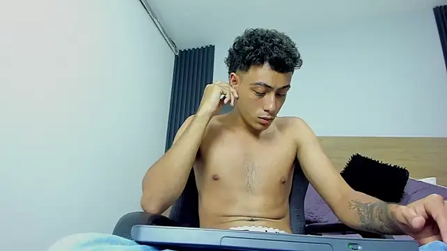 Lois_stone webcam