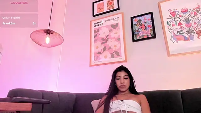 Tiffany_Low webcam