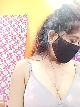 Hotpuja25 webcam