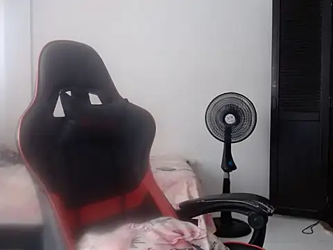 Adriana_0312 webcam