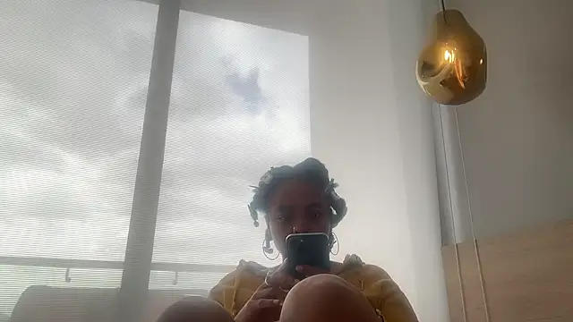 ChocolateCakeQueen webcam