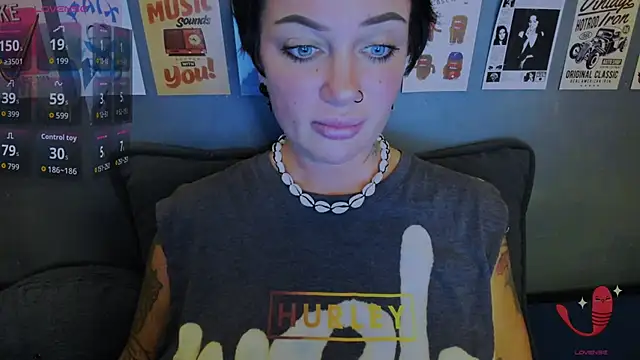 EllieOz webcam