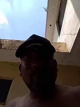 Ernesthot82 live cam on StripChat