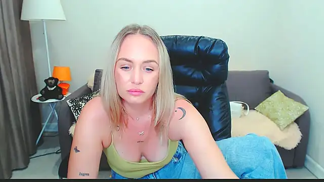 LiluMoon__ webcam