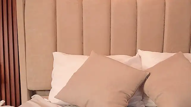 Megan_Mill webcam