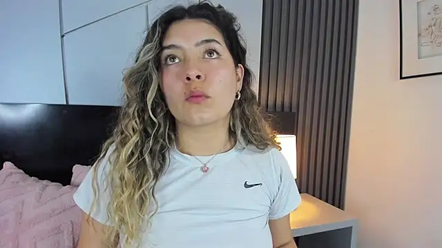 ChloeBelle_ webcam