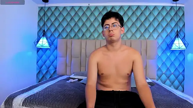 DominicaAndLorenzo webcam