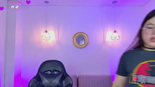 MilaCravee webcam