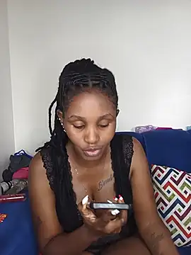 Suckmysweetboobs webcam