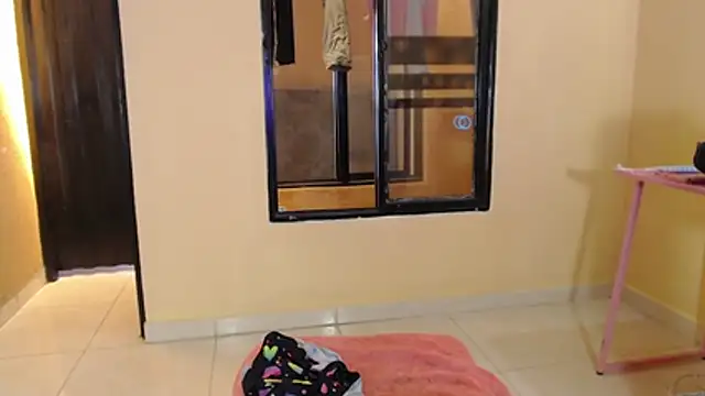 Modèle: jennifer_ts