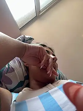 SALOOMEE__ webcam