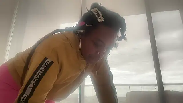 ChocolateCakeQueen webcam