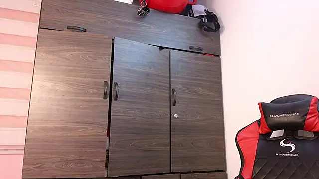 selene_red_ webcam