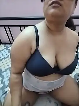 BBW_DesiCouple webcam