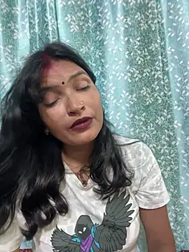 Priyaa_1433 webcam