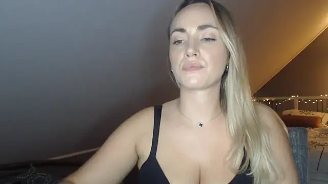 ScarlettSensitive webcam
