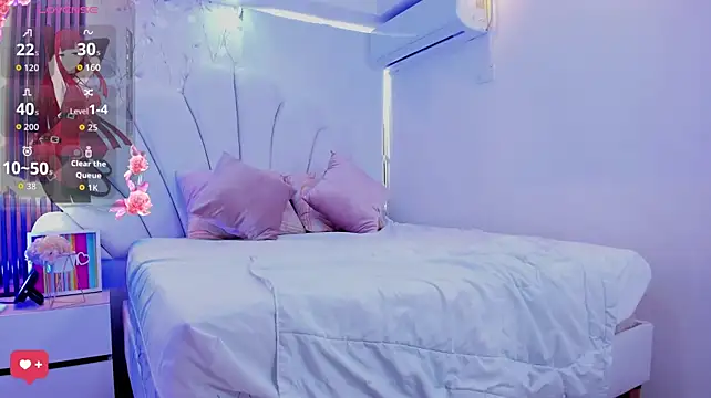 luna_bloomm_ webcam