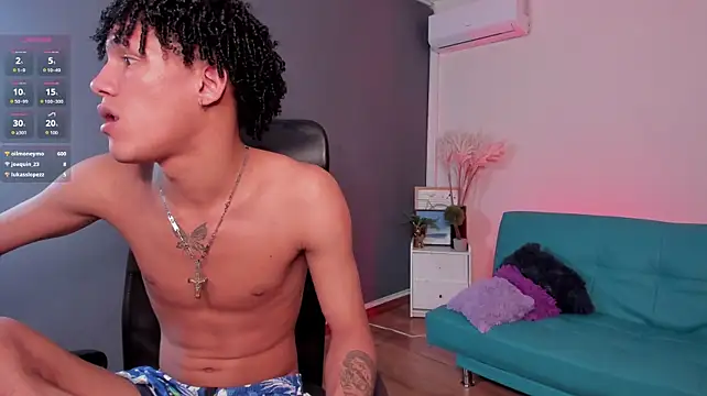 NoahBull19 webcam
