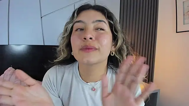 ChloeBelle_ webcam