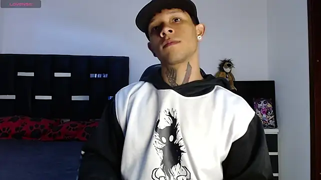Erosscott_ webcam
