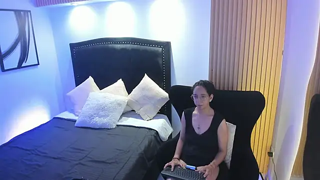 Katy_Snown webcam