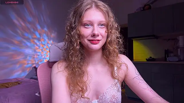 SweetyKiki webcam