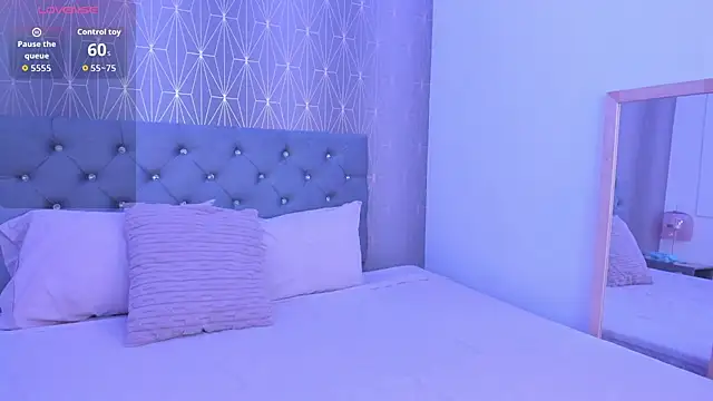 Coral_Snoww webcam