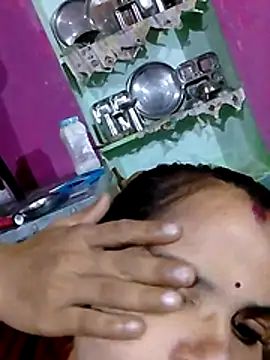 Hotpoojapal365 webcam