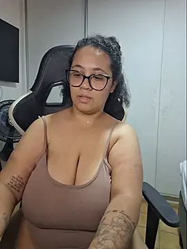 yasminmeyerofc webcam