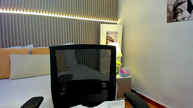 Victoria_Rosee webcam