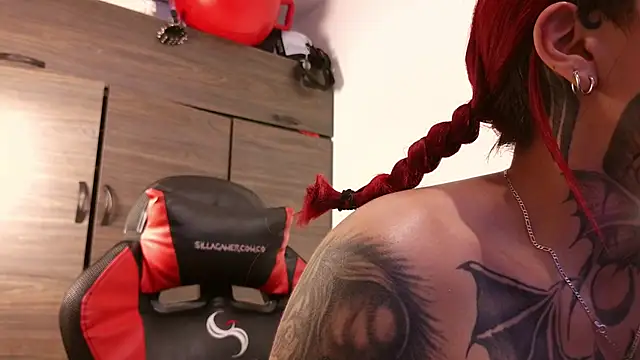 selene_red_ webcam