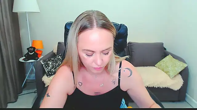 LiluMoon__ webcam
