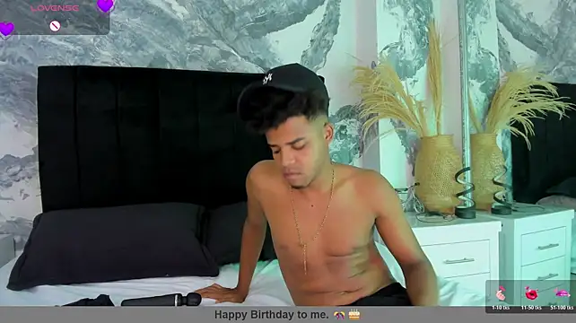 TaylorAndThalia webcam