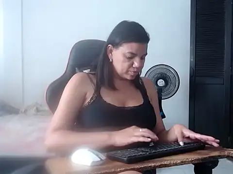 Adriana_0312 webcam