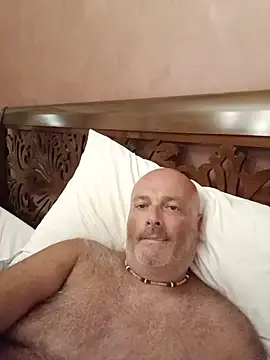 Alexis_Bull live cam on StripChat
