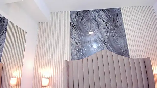Tiana-Moon webcam