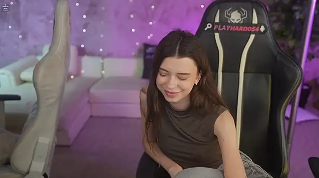 Ella_054 webcam