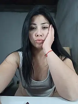 emmacurvyhot webcam